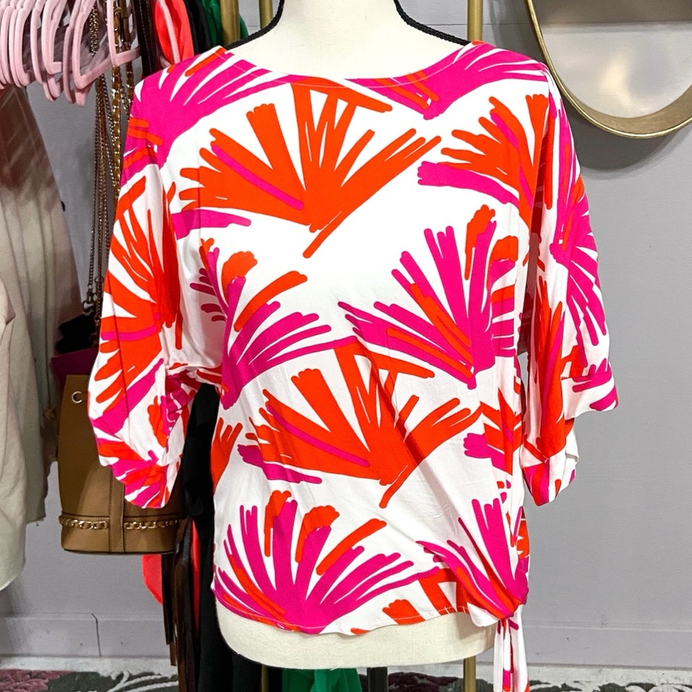 CLEARANCE ✨NEW✨Kelly Jungle Jive Tie Blouse!